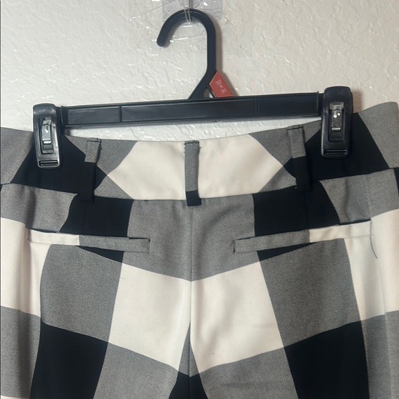New York & Company Stylish Black and White Checkered Women's Pants - Picture 5 of 6